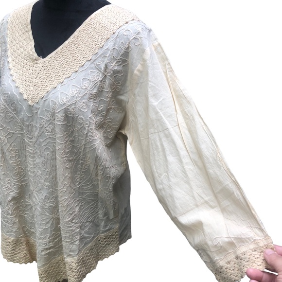 Royal Moda Beige Threaded Blouse size Medium - Picture 8 of 10